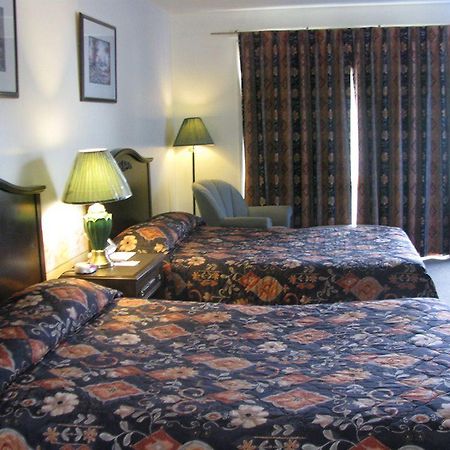 Chipican Motel Sarnia Esterno foto