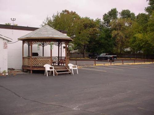 Chipican Motel Sarnia Esterno foto