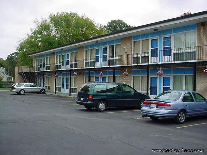 Chipican Motel Sarnia Esterno foto